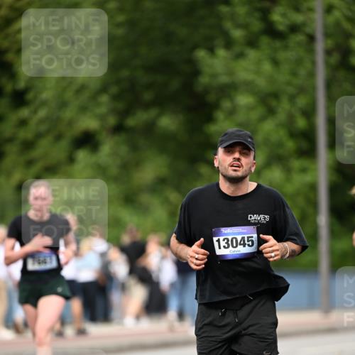 29.06.2025 - hella hamburg halbmarathon Dr. Thomas Lammeyer http://msf.ph/oto/8509710 29.06.2025 10:32:23 Kennedybrücke 5285, 5707, 5939, 6102, 7497, 7667, 7764, 7980, 9855, 10412, 10413 meine-sportfotos.de