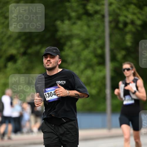 29.06.2025 - hella hamburg halbmarathon Dr. Thomas Lammeyer http://msf.ph/oto/8509712 29.06.2025 10:32:23 Kennedybrücke 5285, 5707, 5939, 6102, 7497, 7667, 7764, 7980, 9855, 10412, 10413 meine-sportfotos.de