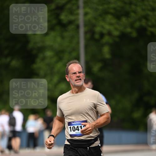29.06.2025 - hella hamburg halbmarathon Dr. Thomas Lammeyer http://msf.ph/oto/8509769 29.06.2025 10:32:28 Kennedybrücke 4834, 5285, 5604, 5707, 5939, 6102, 6259, 6345, 7497, 7667, 7764, 7980, 9716, 9855, 10412, 10413 meine-sportfotos.de