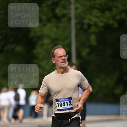 29.06.2025 - hella hamburg halbmarathon Dr. Thomas Lammeyer http://msf.ph/oto/8509770 29.06.2025 10:32:28 Kennedybrücke 4834, 5285, 5604, 5707, 5939, 6102, 6259, 6345, 7497, 7667, 7764, 7980, 9716, 9855, 10412, 10413 meine-sportfotos.de