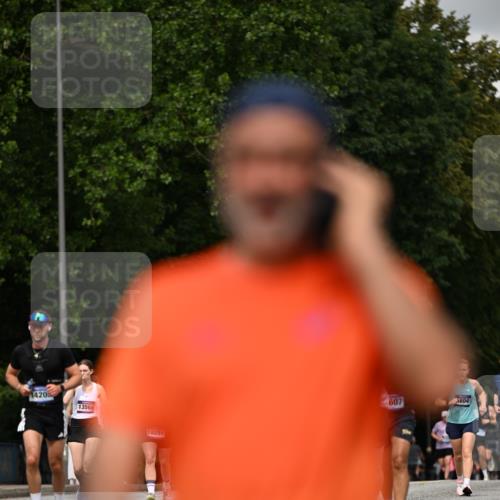 29.06.2025 - hella hamburg halbmarathon Dr. Thomas Lammeyer http://msf.ph/oto/8509787 29.06.2025 10:32:30 Kennedybrücke 4834, 5285, 5604, 5707, 5939, 6102, 6259, 6345, 7497, 7667, 7764, 7980, 9642, 9716, 9855, 10412, 10413 meine-sportfotos.de