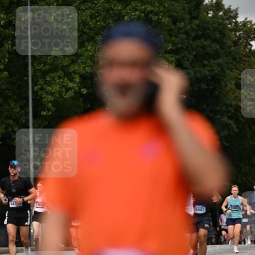 29.06.2025 - hella hamburg halbmarathon Dr. Thomas Lammeyer http://msf.ph/oto/8509789 29.06.2025 10:32:30 Kennedybrücke 4834, 5285, 5604, 5707, 5939, 6102, 6259, 6345, 7497, 7667, 7764, 7980, 9642, 9716, 9855, 10412, 10413 meine-sportfotos.de
