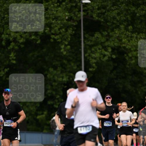 29.06.2025 - hella hamburg halbmarathon Dr. Thomas Lammeyer http://msf.ph/oto/8509804 29.06.2025 10:32:33 Kennedybrücke 4834, 5285, 5604, 5707, 5939, 6102, 6259, 6345, 7497, 7667, 7764, 7980, 9642, 9653, 9654, 9716, 9855, 10412, 10413 meine-sportfotos.de
