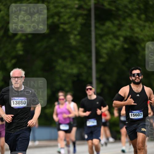 29.06.2025 - hella hamburg halbmarathon Dr. Thomas Lammeyer http://msf.ph/oto/8509827 29.06.2025 10:32:35 Kennedybrücke 2688, 4834, 5285, 5604, 5939, 6102, 6259, 6345, 7497, 7667, 7980, 9642, 9653, 9654, 9716, 10412, 10413 meine-sportfotos.de