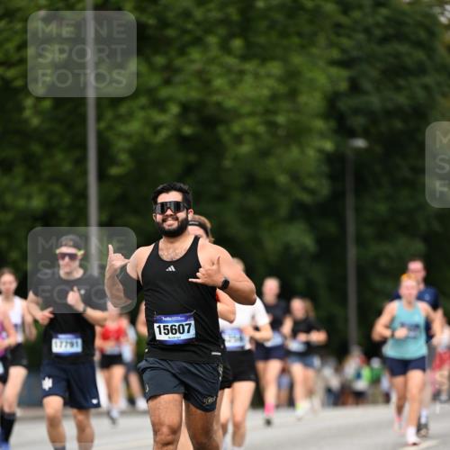 29.06.2025 - hella hamburg halbmarathon Dr. Thomas Lammeyer http://msf.ph/oto/8509829 29.06.2025 10:32:36 Kennedybrücke 2688, 4834, 5285, 5604, 5939, 6102, 6259, 6345, 7497, 7667, 7980, 9642, 9653, 9654, 9716, 10412, 10413 meine-sportfotos.de