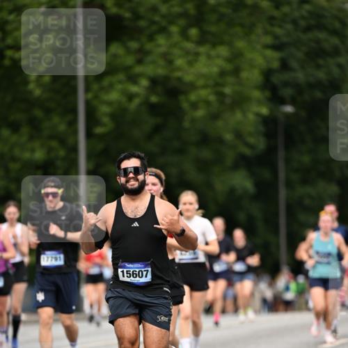 29.06.2025 - hella hamburg halbmarathon Dr. Thomas Lammeyer http://msf.ph/oto/8509830 29.06.2025 10:32:36 Kennedybrücke 2688, 4834, 5285, 5604, 5939, 6102, 6259, 6345, 7497, 7667, 7980, 9642, 9653, 9654, 9716, 10412, 10413 meine-sportfotos.de