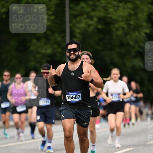 29.06.2025 - hella hamburg halbmarathon Dr. Thomas Lammeyer http://msf.ph/oto/8509839 29.06.2025 10:32:37 Kennedybrücke 2688, 4834, 5604, 5939, 6102, 6259, 6345, 7169, 7497, 7667, 9642, 9653, 9654, 9716, 10412, 10413 meine-sportfotos.de