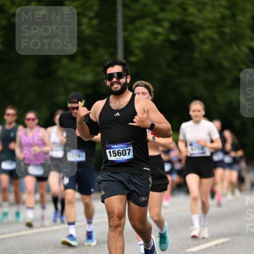 29.06.2025 - hella hamburg halbmarathon Dr. Thomas Lammeyer http://msf.ph/oto/8509840 29.06.2025 10:32:37 Kennedybrücke 2688, 4834, 5604, 5939, 6102, 6259, 6345, 7169, 7497, 7667, 9642, 9653, 9654, 9716, 10412, 10413 meine-sportfotos.de