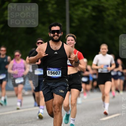 29.06.2025 - hella hamburg halbmarathon Dr. Thomas Lammeyer http://msf.ph/oto/8509845 29.06.2025 10:32:37 Kennedybrücke 2688, 4834, 5604, 5939, 6102, 6259, 6345, 7169, 7497, 7667, 9642, 9653, 9654, 9716, 10412, 10413 meine-sportfotos.de