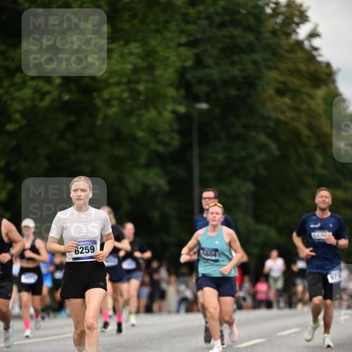 29.06.2025 - hella hamburg halbmarathon Dr. Thomas Lammeyer http://msf.ph/oto/8509851 29.06.2025 10:32:38 Kennedybrücke 2688, 4834, 5604, 5939, 6102, 6259, 6345, 7169, 7497, 7667, 9642, 9653, 9654, 9716, 10412, 10413 meine-sportfotos.de