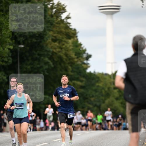 29.06.2025 - hella hamburg halbmarathon Dr. Thomas Lammeyer http://msf.ph/oto/8509865 29.06.2025 10:32:39 Kennedybrücke 2688, 3731, 4834, 5604, 5939, 6102, 6259, 6345, 7169, 7497, 9642, 9653, 9654, 9716, 10412, 10413 meine-sportfotos.de