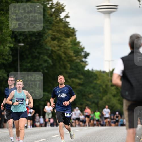 29.06.2025 - hella hamburg halbmarathon Dr. Thomas Lammeyer http://msf.ph/oto/8509866 29.06.2025 10:32:39 Kennedybrücke 2688, 3731, 4834, 5604, 5939, 6102, 6259, 6345, 7169, 7497, 9642, 9653, 9654, 9716, 10412, 10413 meine-sportfotos.de