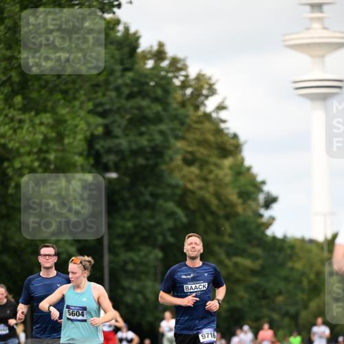 29.06.2025 - hella hamburg halbmarathon Dr. Thomas Lammeyer http://msf.ph/oto/8509871 29.06.2025 10:32:40 Kennedybrücke 2688, 3731, 4834, 5604, 6102, 6259, 6345, 7169, 7497, 9642, 9653, 9654, 9716, 10412, 10413 meine-sportfotos.de