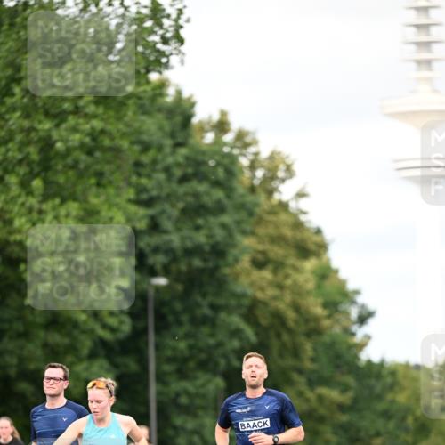 29.06.2025 - hella hamburg halbmarathon Dr. Thomas Lammeyer http://msf.ph/oto/8509878 29.06.2025 10:32:40 Kennedybrücke 2688, 3731, 4834, 5604, 6102, 6259, 6345, 7169, 7497, 9642, 9653, 9654, 9716, 10412, 10413 meine-sportfotos.de