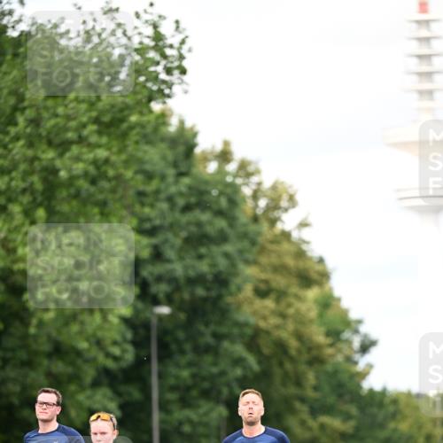 29.06.2025 - hella hamburg halbmarathon Dr. Thomas Lammeyer http://msf.ph/oto/8509879 29.06.2025 10:32:40 Kennedybrücke 2688, 3731, 4834, 5604, 6102, 6259, 6345, 7169, 7497, 9642, 9653, 9654, 9716, 10412, 10413 meine-sportfotos.de