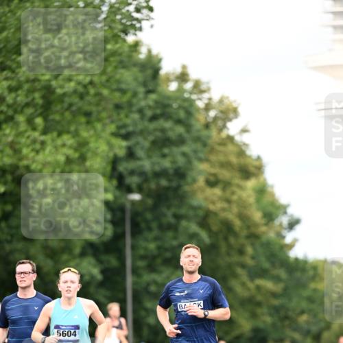 29.06.2025 - hella hamburg halbmarathon Dr. Thomas Lammeyer http://msf.ph/oto/8509881 29.06.2025 10:32:41 Kennedybrücke 2688, 3731, 4834, 5604, 6102, 6259, 6345, 7169, 7497, 9642, 9653, 9654, 9716, 10412, 10413 meine-sportfotos.de