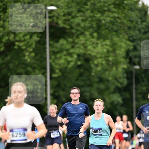 29.06.2025 - hella hamburg halbmarathon Dr. Thomas Lammeyer http://msf.ph/oto/8509887 29.06.2025 10:32:41 Kennedybrücke 2688, 3731, 4834, 5604, 6102, 6259, 6345, 7169, 7497, 9642, 9653, 9654, 9716, 10412, 10413 meine-sportfotos.de