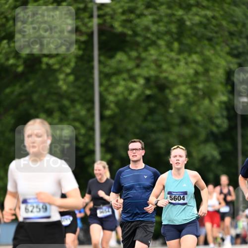 29.06.2025 - hella hamburg halbmarathon Dr. Thomas Lammeyer http://msf.ph/oto/8509888 29.06.2025 10:32:41 Kennedybrücke 2688, 3731, 4834, 5604, 6102, 6259, 6345, 7169, 7497, 9642, 9653, 9654, 9716, 10412, 10413 meine-sportfotos.de