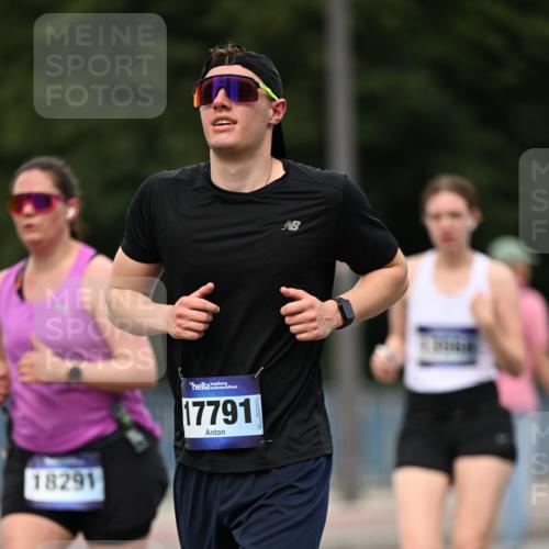 29.06.2025 - hella hamburg halbmarathon Dr. Thomas Lammeyer http://msf.ph/oto/8509909 29.06.2025 10:32:44 Kennedybrücke 2688, 3731, 4161, 4834, 5604, 6102, 6259, 6345, 7169, 7497, 8056, 9642, 9653, 9654, 9716 meine-sportfotos.de