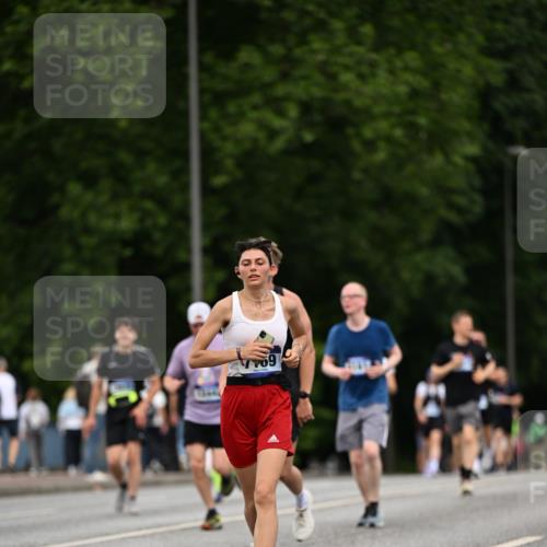 29.06.2025 - hella hamburg halbmarathon Dr. Thomas Lammeyer http://msf.ph/oto/8509975 29.06.2025 10:32:51 Kennedybrücke 2688, 3731, 4161, 4834, 5604, 5718, 6259, 6345, 7169, 8056, 9642, 9653, 9654, 9716, 10434, 10808 meine-sportfotos.de