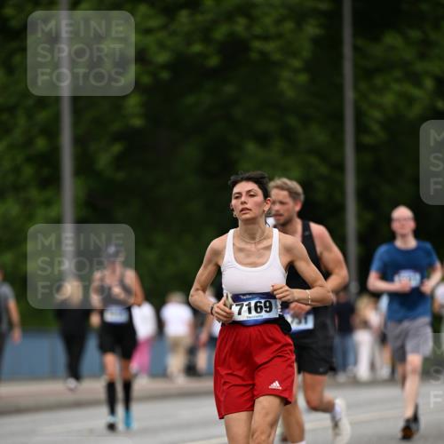 29.06.2025 - hella hamburg halbmarathon Dr. Thomas Lammeyer http://msf.ph/oto/8509993 29.06.2025 10:32:52 Kennedybrücke 2688, 3731, 4161, 4834, 5604, 5718, 6259, 6345, 7169, 8056, 9642, 9653, 9654, 9716, 10434, 10808 meine-sportfotos.de