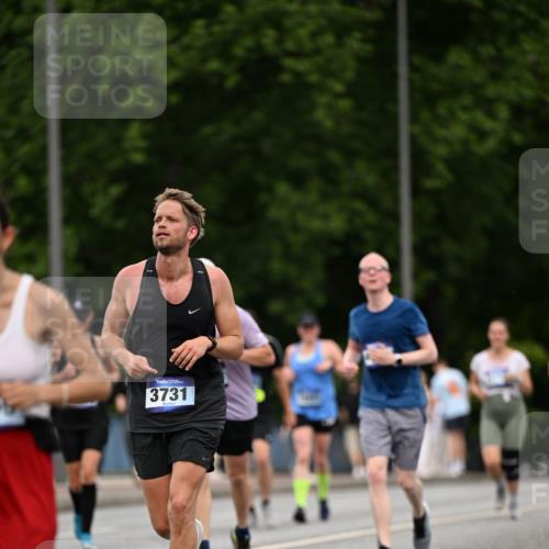 29.06.2025 - hella hamburg halbmarathon Dr. Thomas Lammeyer http://msf.ph/oto/8510007 29.06.2025 10:32:53 Kennedybrücke 2688, 3731, 4161, 4834, 5604, 5718, 6259, 6345, 7169, 8056, 9642, 9653, 9654, 9716, 10434, 10808 meine-sportfotos.de