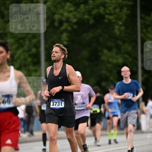 29.06.2025 - hella hamburg halbmarathon Dr. Thomas Lammeyer http://msf.ph/oto/8510012 29.06.2025 10:32:54 Kennedybrücke 2688, 3731, 4161, 4834, 5604, 5718, 6259, 6345, 7169, 8056, 9642, 9653, 9654, 9716, 10434, 10808 meine-sportfotos.de