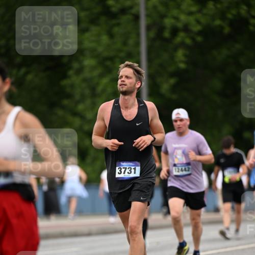 29.06.2025 - hella hamburg halbmarathon Dr. Thomas Lammeyer http://msf.ph/oto/8510018 29.06.2025 10:32:54 Kennedybrücke 2688, 3731, 4161, 4834, 5604, 5718, 6259, 6345, 7169, 8056, 9642, 9653, 9654, 9716, 10434, 10808 meine-sportfotos.de