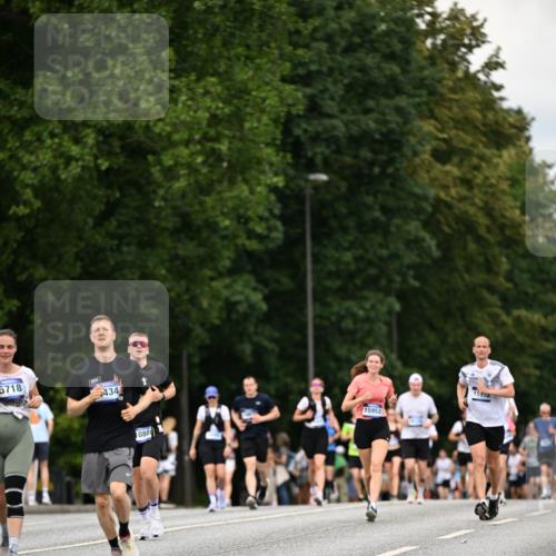 29.06.2025 - hella hamburg halbmarathon Dr. Thomas Lammeyer http://msf.ph/oto/8510030 29.06.2025 10:32:55 Kennedybrücke 2688, 3731, 4161, 5604, 5718, 6259, 6345, 7169, 8056, 9642, 9653, 9654, 9716, 10434, 10808 meine-sportfotos.de