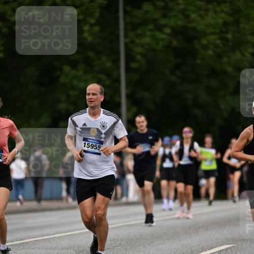 29.06.2025 - hella hamburg halbmarathon Dr. Thomas Lammeyer http://msf.ph/oto/8510033 29.06.2025 10:33:04 Kennedybrücke 2010, 2688, 3179, 3717, 3731, 4161, 4373, 5167, 5718, 5847, 6632, 7169, 8056, 10434, 10808, 11249 meine-sportfotos.de