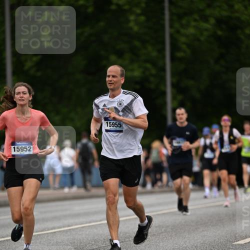 29.06.2025 - hella hamburg halbmarathon Dr. Thomas Lammeyer http://msf.ph/oto/8510036 29.06.2025 10:33:04 Kennedybrücke 2010, 2688, 3179, 3717, 3731, 4161, 4373, 5167, 5718, 5847, 6632, 7169, 8056, 10434, 10808, 11249 meine-sportfotos.de