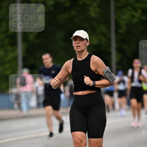 29.06.2025 - hella hamburg halbmarathon Dr. Thomas Lammeyer http://msf.ph/oto/8510069 29.06.2025 10:33:07 Kennedybrücke 2010, 3179, 3445, 3717, 3731, 4161, 4373, 5167, 5718, 5847, 6632, 7169, 8056, 9714, 10198, 10434, 10808, 11249 meine-sportfotos.de