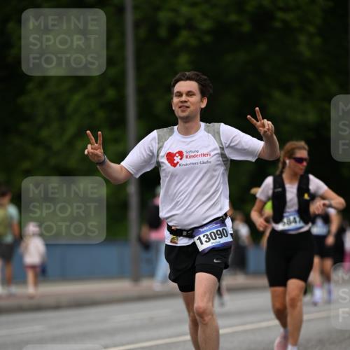 29.06.2025 - hella hamburg halbmarathon Dr. Thomas Lammeyer http://msf.ph/oto/8510102 29.06.2025 10:33:10 Kennedybrücke 1557, 2010, 3179, 3445, 3717, 4161, 4349, 4373, 5167, 5718, 5847, 6632, 8056, 9714, 10198, 10434, 10808, 11249 meine-sportfotos.de