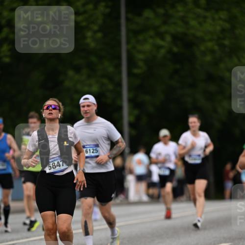 29.06.2025 - hella hamburg halbmarathon Dr. Thomas Lammeyer http://msf.ph/oto/8510111 29.06.2025 10:33:12 Kennedybrücke 1557, 2010, 3179, 3445, 3717, 4161, 4349, 4373, 5167, 5718, 5847, 6632, 8056, 9714, 10198, 10434, 10808, 11249 meine-sportfotos.de