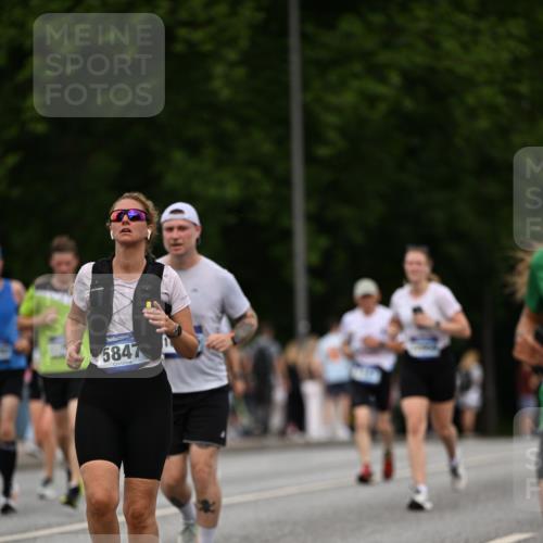 29.06.2025 - hella hamburg halbmarathon Dr. Thomas Lammeyer http://msf.ph/oto/8510118 29.06.2025 10:33:12 Kennedybrücke 1557, 2010, 3179, 3445, 3717, 4161, 4349, 4373, 5167, 5718, 5847, 6632, 8056, 9714, 10198, 10434, 10808, 11249 meine-sportfotos.de