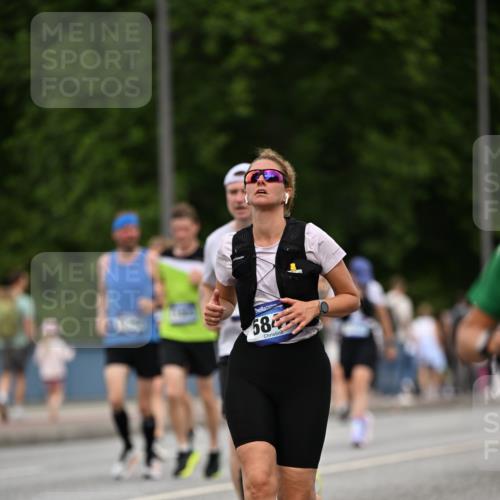 29.06.2025 - hella hamburg halbmarathon Dr. Thomas Lammeyer http://msf.ph/oto/8510136 29.06.2025 10:33:13 Kennedybrücke 1557, 2010, 3179, 3445, 3717, 4349, 4373, 5167, 5718, 5847, 6285, 6632, 7832, 8056, 9714, 10198, 10434, 10808, 11249 meine-sportfotos.de