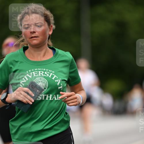 29.06.2025 - hella hamburg halbmarathon Dr. Thomas Lammeyer http://msf.ph/oto/8510145 29.06.2025 10:33:14 Kennedybrücke 1557, 2010, 3179, 3445, 3717, 4349, 4373, 5167, 5718, 5847, 6285, 6632, 7832, 8056, 9714, 10198, 10434, 10808, 11249 meine-sportfotos.de