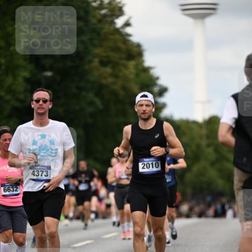 29.06.2025 - hella hamburg halbmarathon Dr. Thomas Lammeyer http://msf.ph/oto/8510164 29.06.2025 10:33:16 Kennedybrücke 1518, 1557, 2010, 3179, 3445, 3717, 4349, 4373, 5167, 5847, 6285, 6632, 7832, 9714, 10198, 10434, 10808, 11249, 11269 meine-sportfotos.de