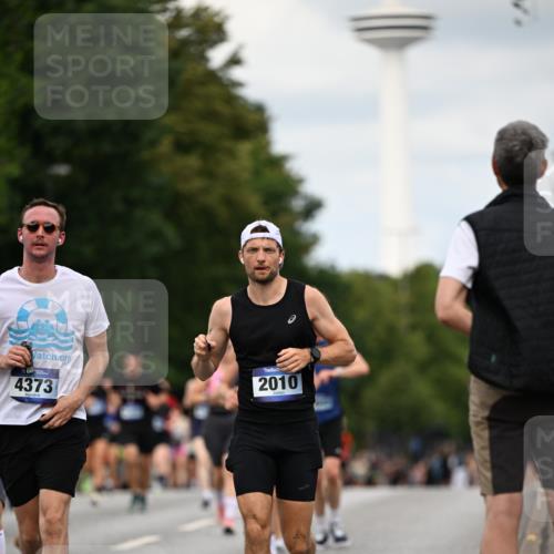 29.06.2025 - hella hamburg halbmarathon Dr. Thomas Lammeyer http://msf.ph/oto/8510166 29.06.2025 10:33:16 Kennedybrücke 1518, 1557, 2010, 3179, 3445, 3717, 4349, 4373, 5167, 5847, 6285, 6632, 7832, 9714, 10198, 10434, 10808, 11249, 11269 meine-sportfotos.de