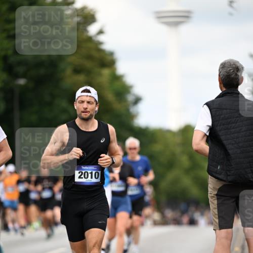 29.06.2025 - hella hamburg halbmarathon Dr. Thomas Lammeyer http://msf.ph/oto/8510176 29.06.2025 10:33:17 Kennedybrücke 1518, 1557, 2010, 3179, 3445, 3717, 4349, 4362, 4373, 4395, 5167, 5847, 6285, 6632, 7832, 9714, 10198, 11249, 11269 meine-sportfotos.de
