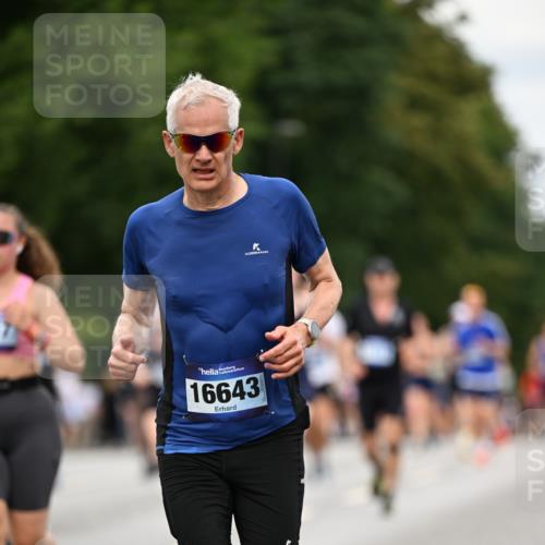 29.06.2025 - hella hamburg halbmarathon Dr. Thomas Lammeyer http://msf.ph/oto/8510265 29.06.2025 10:33:24 Kennedybrücke 1518, 1557, 2010, 3179, 3311, 3445, 3717, 4349, 4362, 4373, 4395, 5167, 5847, 6285, 6632, 7832, 8560, 9714, 10198, 11249, 11269 meine-sportfotos.de