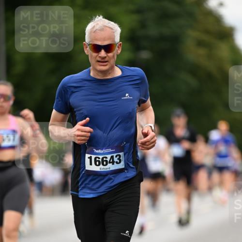 29.06.2025 - hella hamburg halbmarathon Dr. Thomas Lammeyer http://msf.ph/oto/8510269 29.06.2025 10:33:25 Kennedybrücke 1518, 1557, 2010, 3179, 3311, 3445, 3717, 4349, 4362, 4373, 4395, 5167, 5250, 5847, 6285, 6632, 7832, 8560, 9714, 10198, 11249, 11269 meine-sportfotos.de