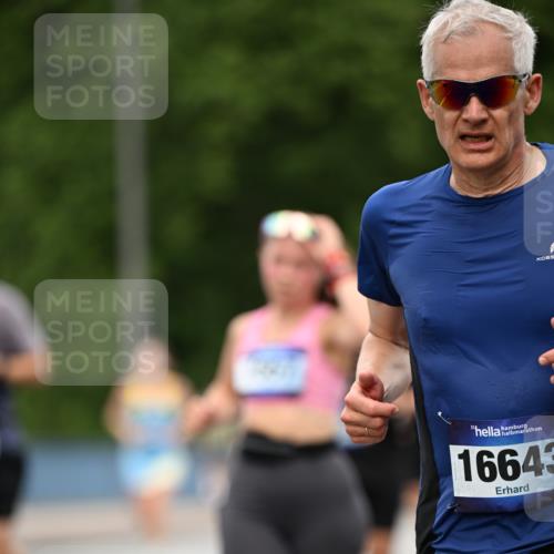 29.06.2025 - hella hamburg halbmarathon Dr. Thomas Lammeyer http://msf.ph/oto/8510273 29.06.2025 10:33:26 Kennedybrücke 1518, 1557, 1694, 2010, 3179, 3311, 3445, 3717, 4349, 4362, 4373, 4395, 5167, 5250, 5847, 6285, 6632, 7832, 8560, 9714, 10068, 10198, 11249, 11269, 11376 meine-sportfotos.de