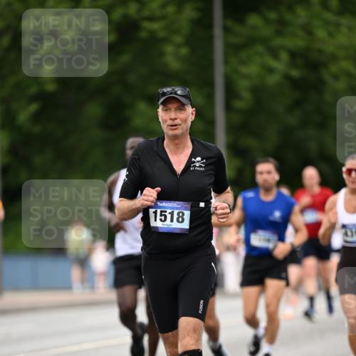 29.06.2025 - hella hamburg halbmarathon Dr. Thomas Lammeyer http://msf.ph/oto/8510308 29.06.2025 10:33:31 Kennedybrücke 1518, 1557, 1694, 2010, 2699, 3179, 3311, 3445, 3717, 4349, 4362, 4373, 4395, 4700, 5167, 5249, 5250, 6285, 6632, 7832, 8560, 9714, 10068, 10198, 11249, 11269, 11376 meine-sportfotos.de