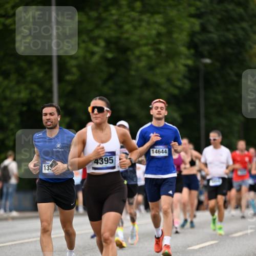 29.06.2025 - hella hamburg halbmarathon Dr. Thomas Lammeyer http://msf.ph/oto/8510314 29.06.2025 10:33:32 Kennedybrücke 1518, 1557, 1694, 2699, 3179, 3311, 3445, 3717, 4349, 4362, 4373, 4395, 4700, 5167, 5249, 5250, 6285, 6632, 7832, 8560, 9714, 10068, 10198, 11249, 11269, 11376 meine-sportfotos.de