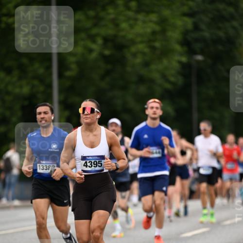 29.06.2025 - hella hamburg halbmarathon Dr. Thomas Lammeyer http://msf.ph/oto/8510318 29.06.2025 10:33:32 Kennedybrücke 1518, 1557, 1694, 2699, 3179, 3311, 3445, 3717, 4349, 4362, 4373, 4395, 4700, 5167, 5249, 5250, 6285, 6632, 7832, 8560, 9714, 10068, 10198, 11249, 11269, 11376 meine-sportfotos.de