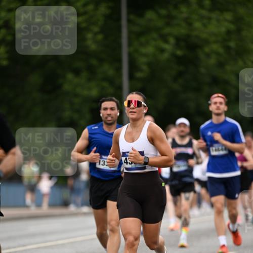 29.06.2025 - hella hamburg halbmarathon Dr. Thomas Lammeyer http://msf.ph/oto/8510321 29.06.2025 10:33:32 Kennedybrücke 1518, 1557, 1694, 2699, 3179, 3311, 3445, 3717, 4349, 4362, 4373, 4395, 4700, 5167, 5249, 5250, 6285, 6632, 7832, 8560, 9714, 10068, 10198, 11249, 11269, 11376 meine-sportfotos.de