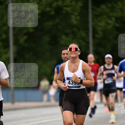 29.06.2025 - hella hamburg halbmarathon Dr. Thomas Lammeyer http://msf.ph/oto/8510330 29.06.2025 10:33:33 Kennedybrücke 1518, 1557, 1694, 2699, 3311, 3445, 3717, 4349, 4362, 4395, 4700, 5063, 5167, 5249, 5250, 6285, 6632, 7832, 8560, 9714, 10068, 10198, 11249, 11269, 11376 meine-sportfotos.de