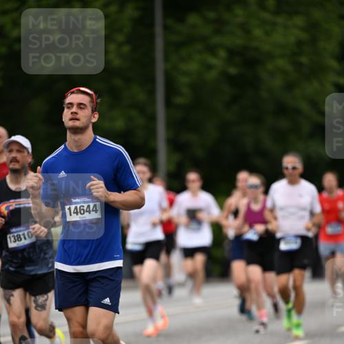 29.06.2025 - hella hamburg halbmarathon Dr. Thomas Lammeyer http://msf.ph/oto/8510361 29.06.2025 10:33:35 Kennedybrücke 1518, 1557, 1694, 1869, 2699, 3311, 3445, 4349, 4362, 4395, 4700, 5063, 5249, 5250, 6285, 7832, 8388, 8560, 9714, 10068, 10198, 11269, 11376 meine-sportfotos.de