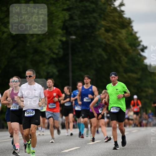 29.06.2025 - hella hamburg halbmarathon Dr. Thomas Lammeyer http://msf.ph/oto/8510369 29.06.2025 10:33:36 Kennedybrücke 1518, 1557, 1694, 1869, 2699, 3311, 3445, 4349, 4362, 4395, 4700, 5063, 5249, 5250, 6285, 7832, 8388, 8560, 9714, 10068, 10198, 11269, 11376 meine-sportfotos.de